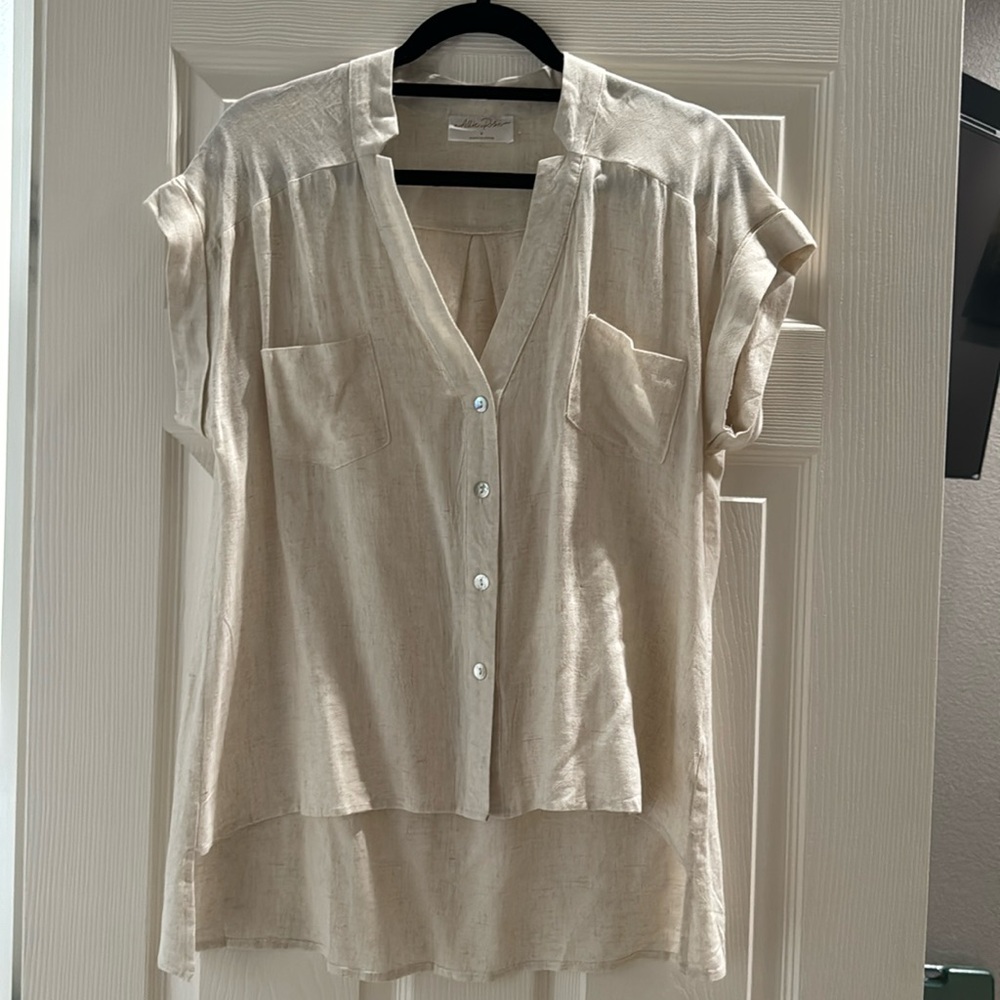 Cute oatmeal colored blouse